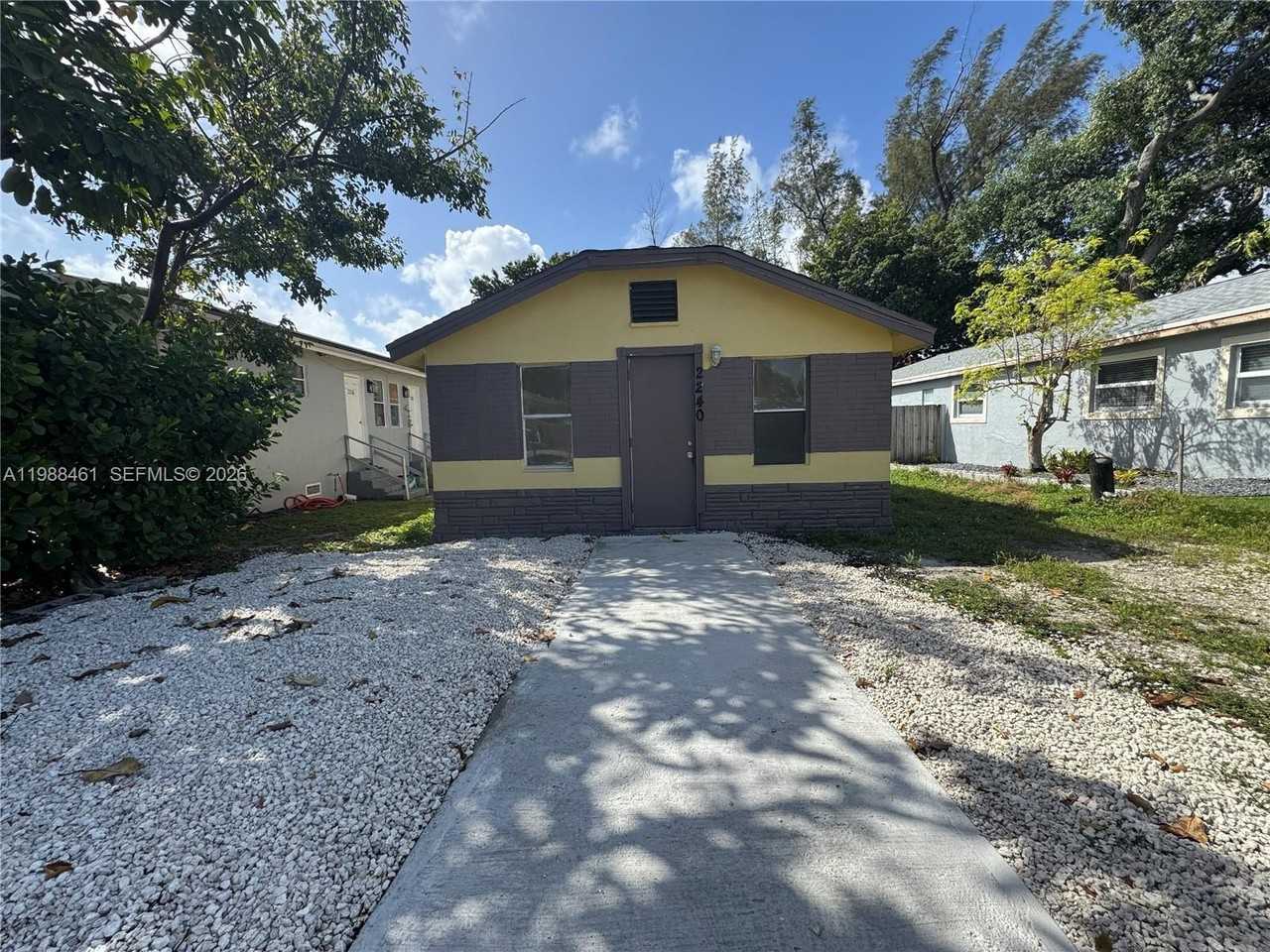 2240 Greene St #0 - Photo 2 of 10