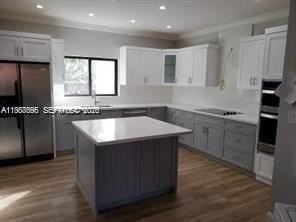 1023 Sw 12th Ct #A - Photo 3 of 16