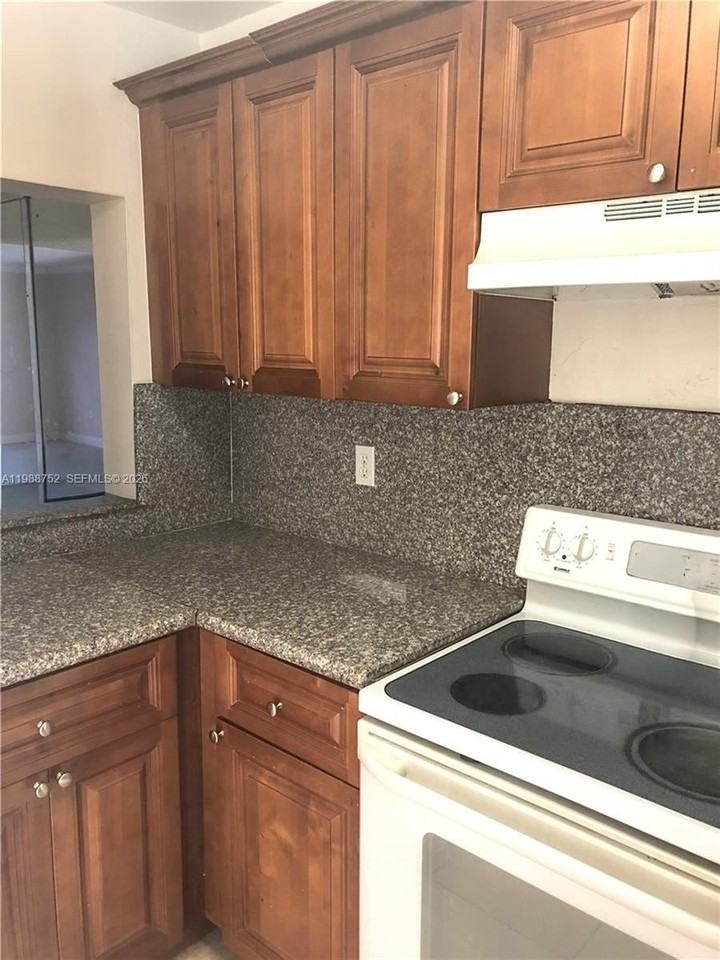 4415 W 10th Ln #14 - Photo 4 of 24