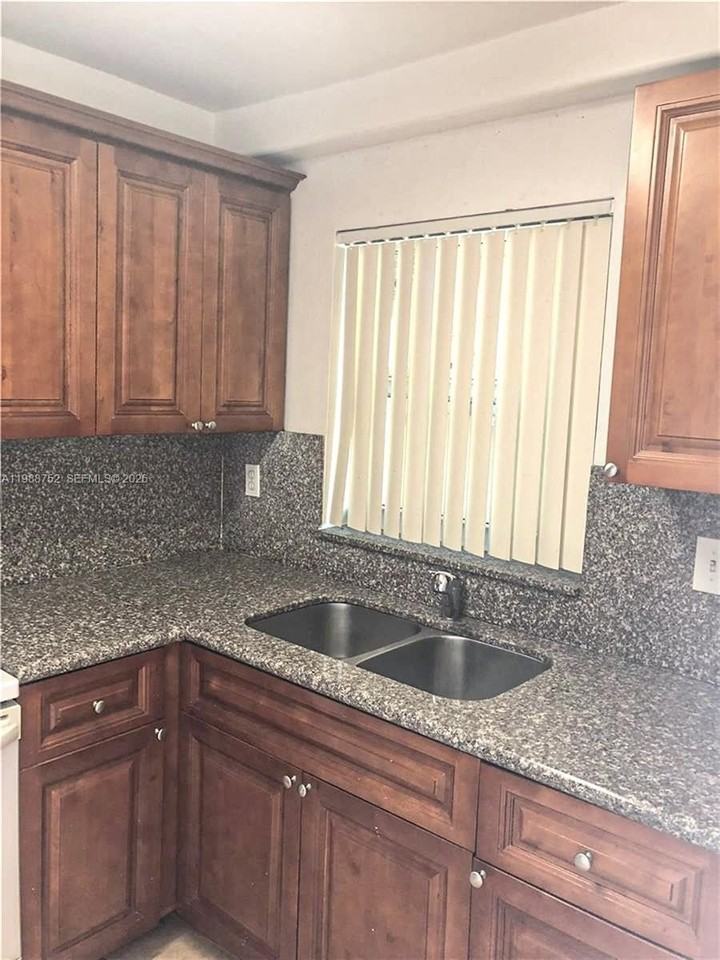 4415 W 10th Ln #14 - Photo 5 of 24