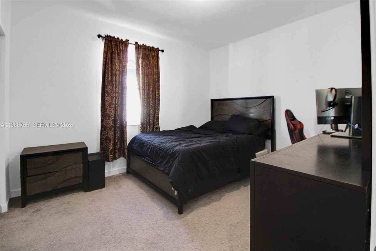 1382 Se 26th Rd - Photo 4 of 30