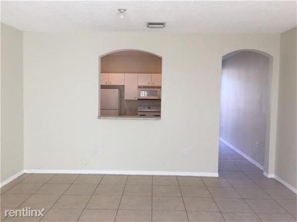 4210 NE 22nd Dr - Photo 2 of 10