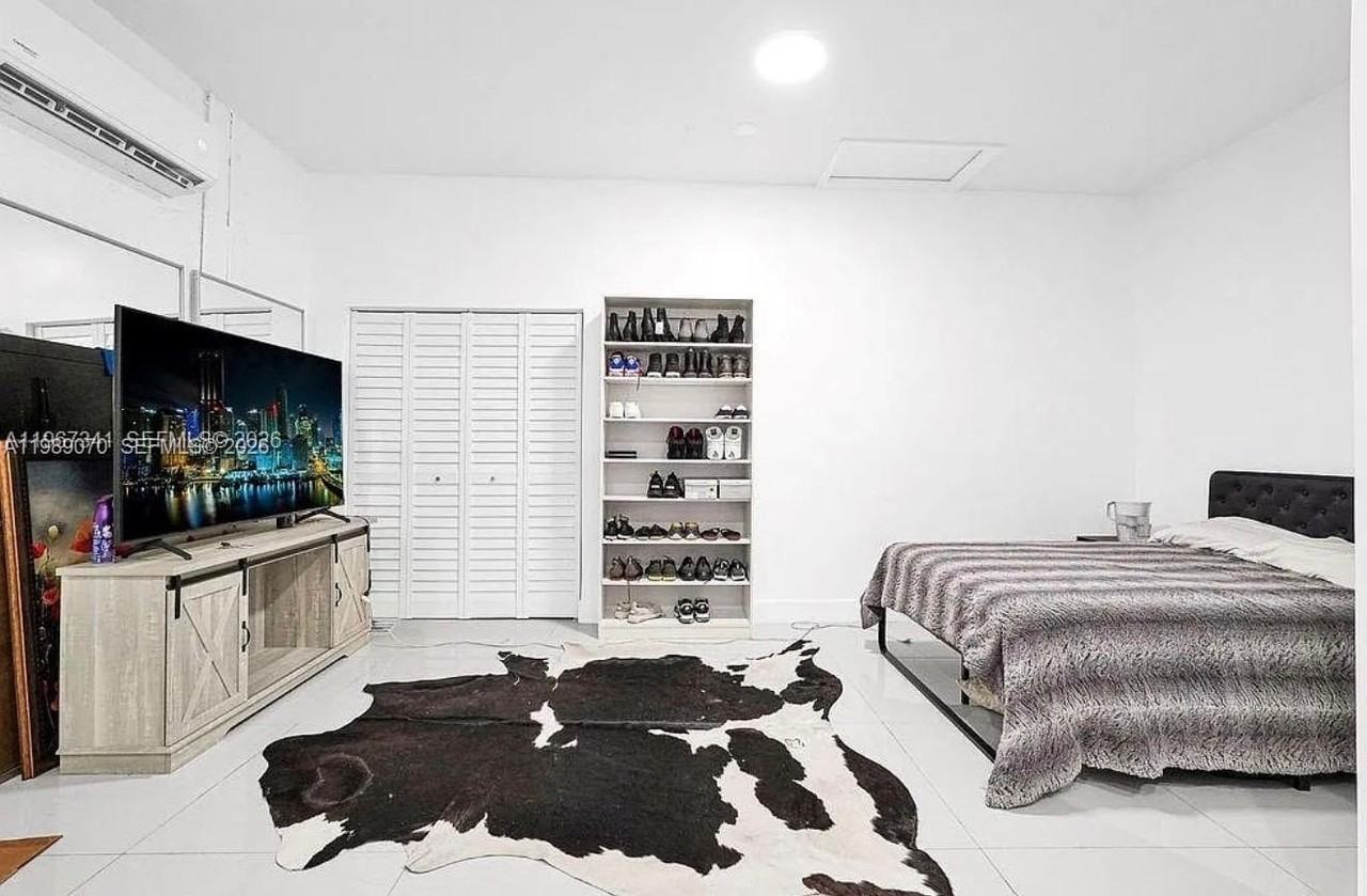 12735 Sw 211th St #1 - Photo 3 of 4