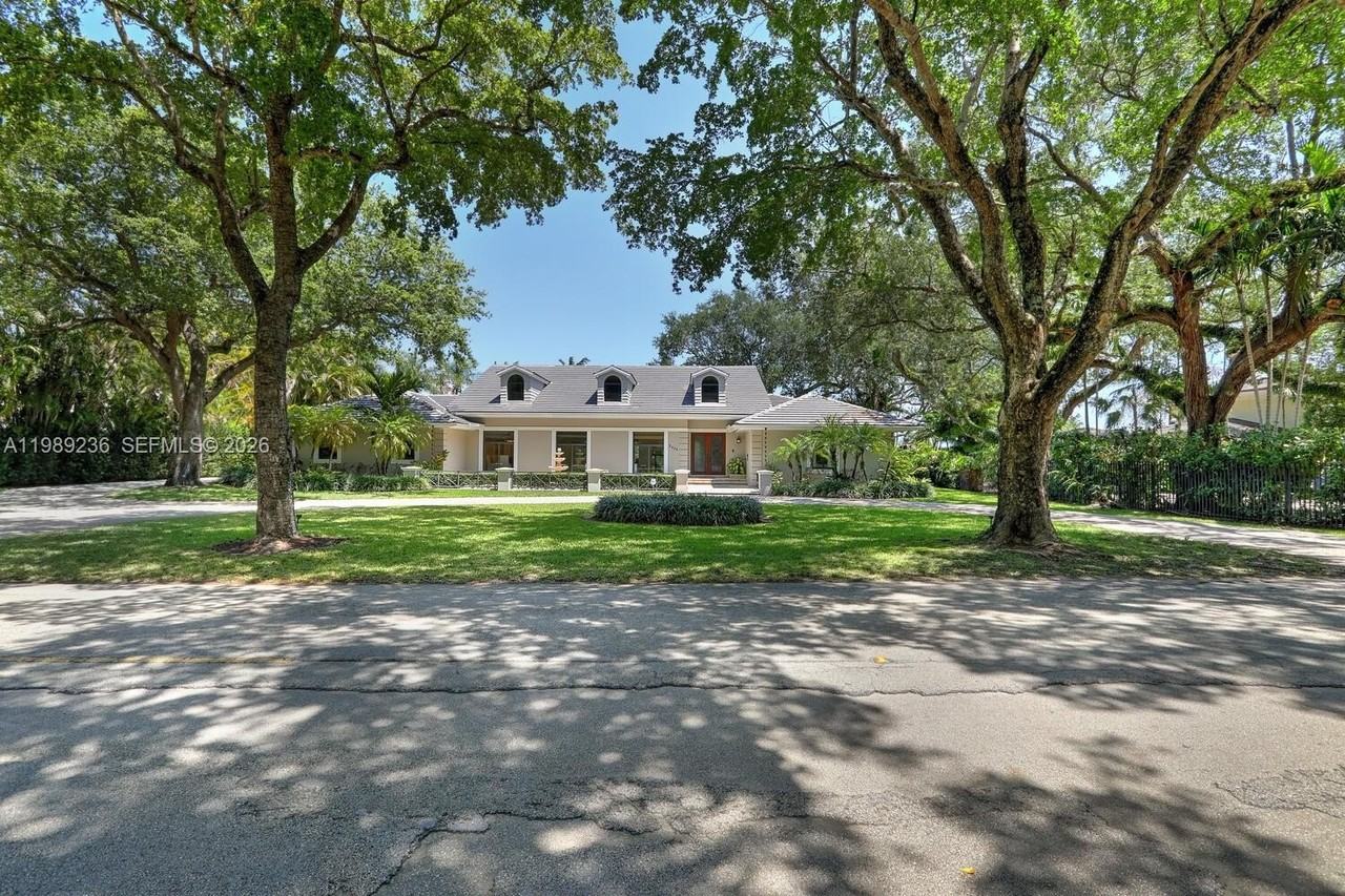 3425 Alhambra Cir - Photo 4 of 50