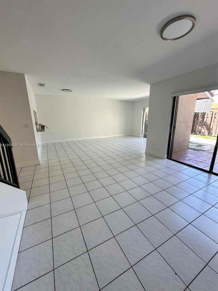 9102 Sw 113th Place Cir E - Photo 4 of 24
