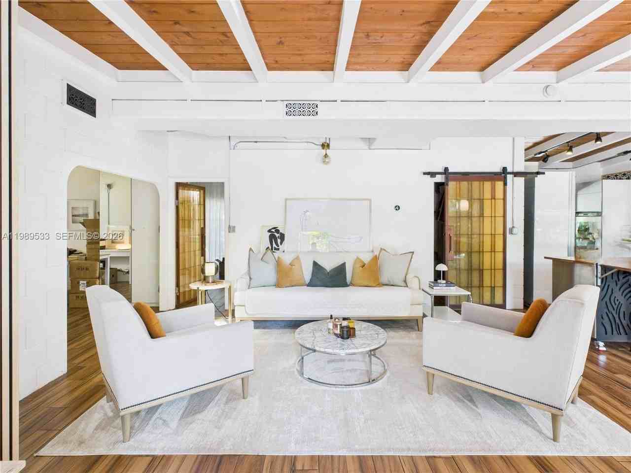 1632 Sw 28th Ave #0 - Photo 4 of 31