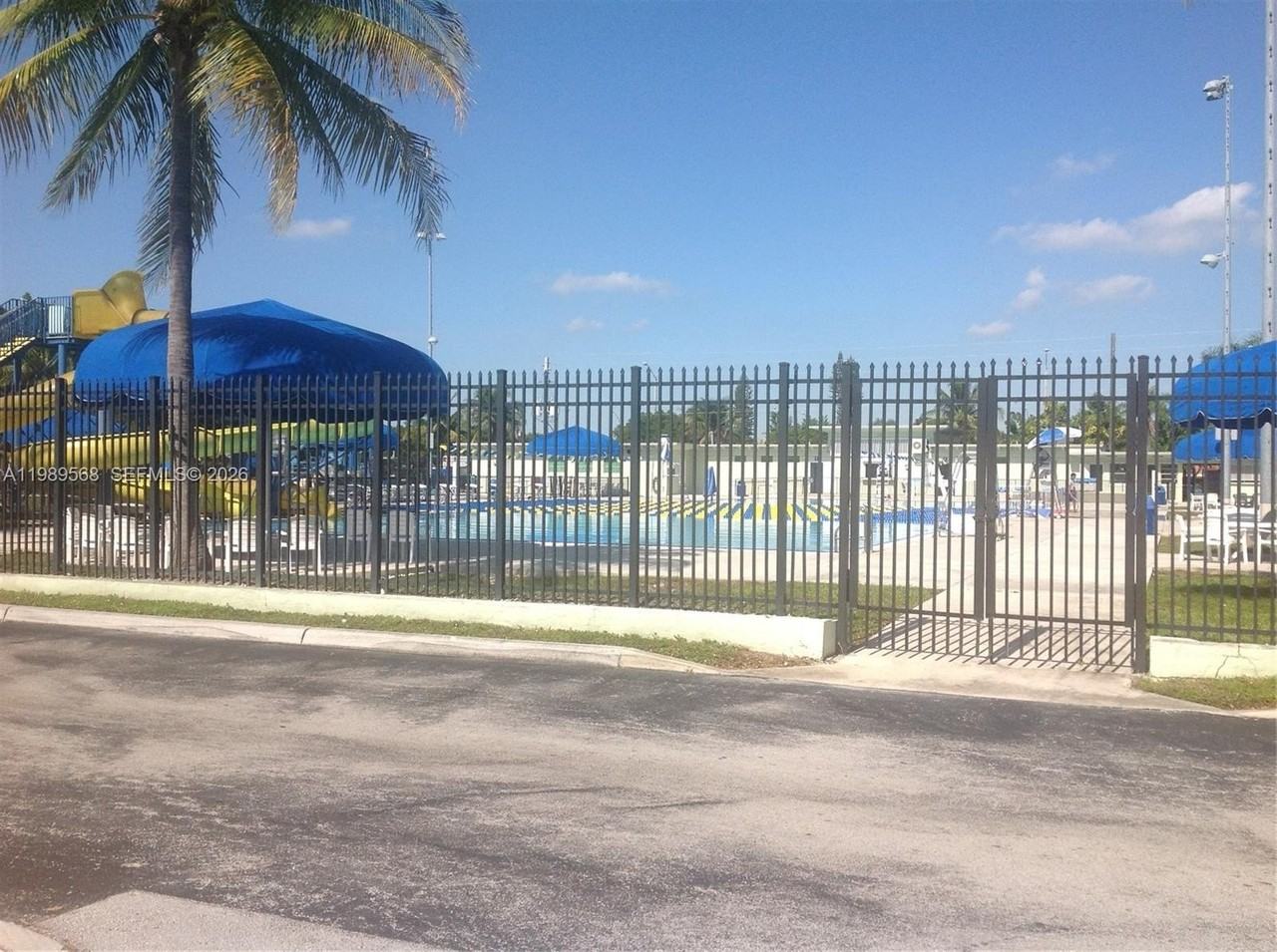 2079 Ne 167th St #5 - Photo 5 of 14