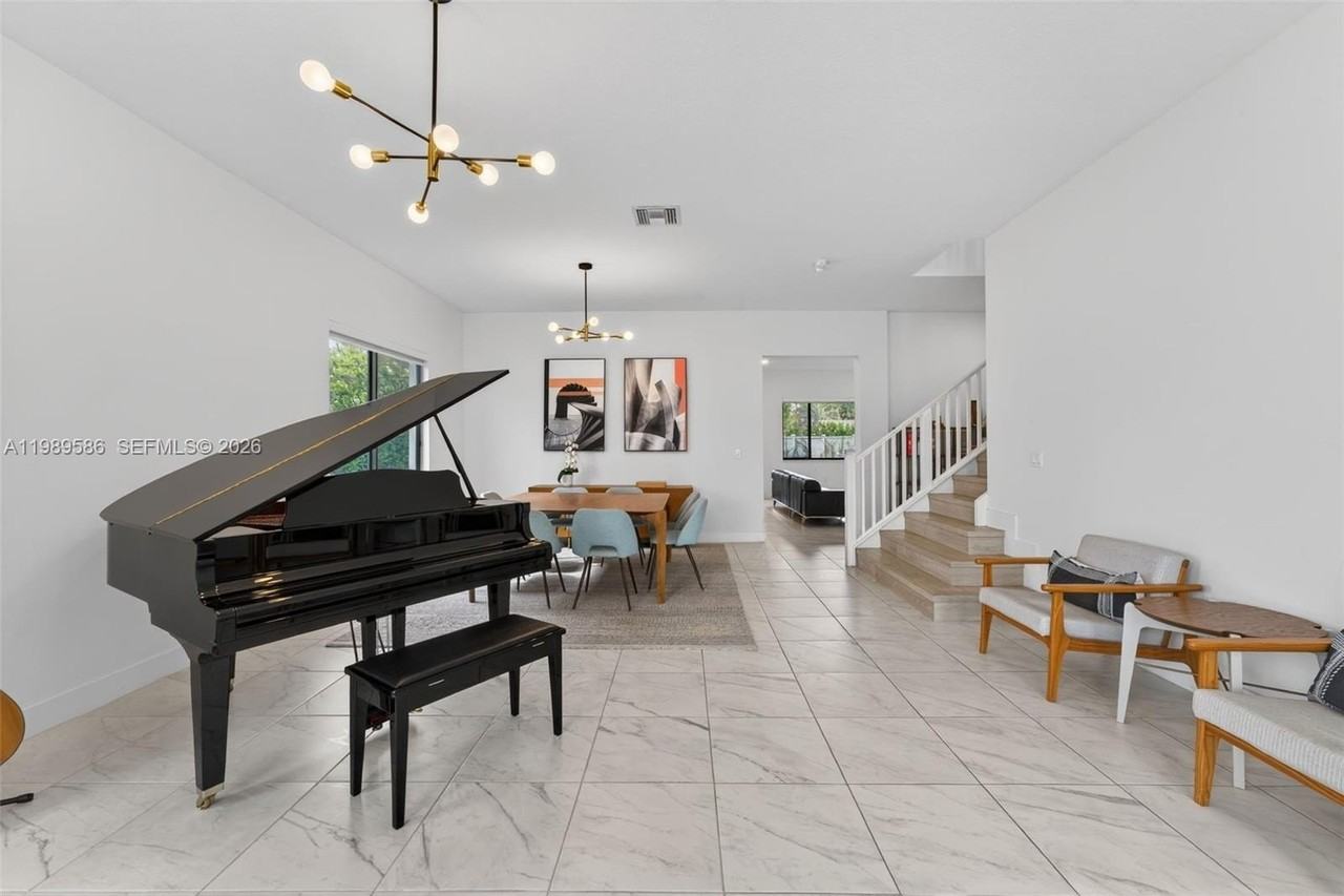 8267 Sw 120th Ter - Photo 3 of 50