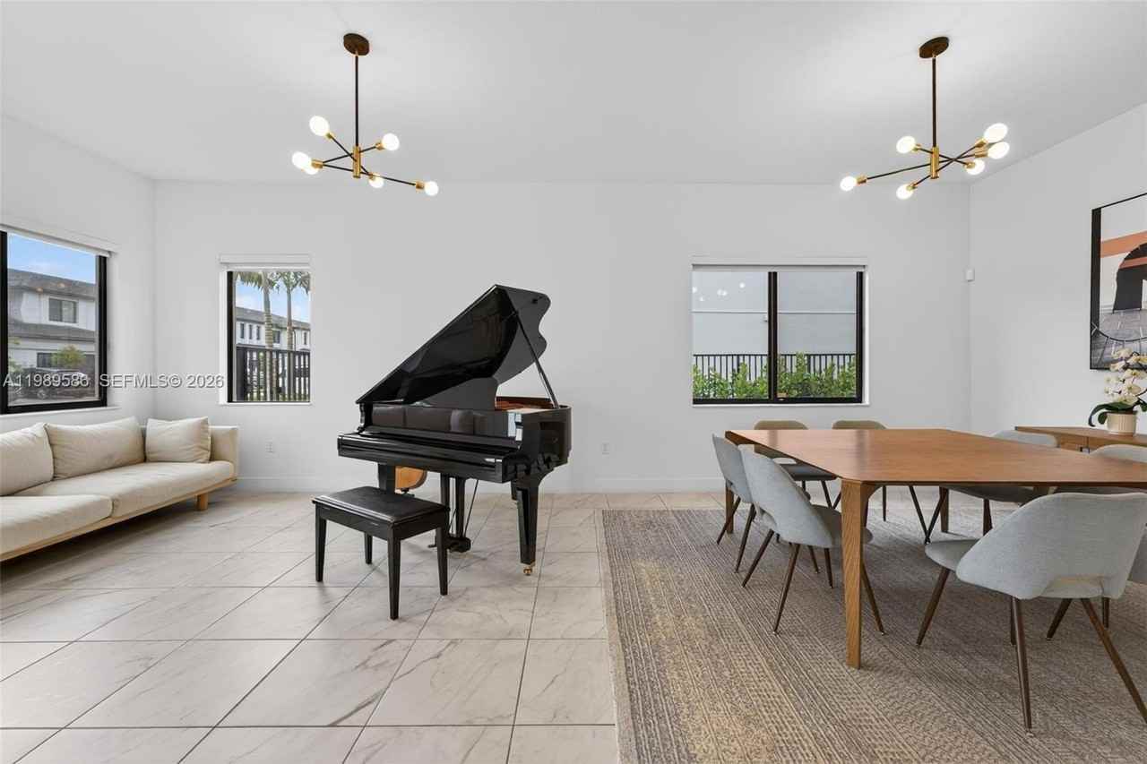 8267 Sw 120th Ter - Photo 5 of 50