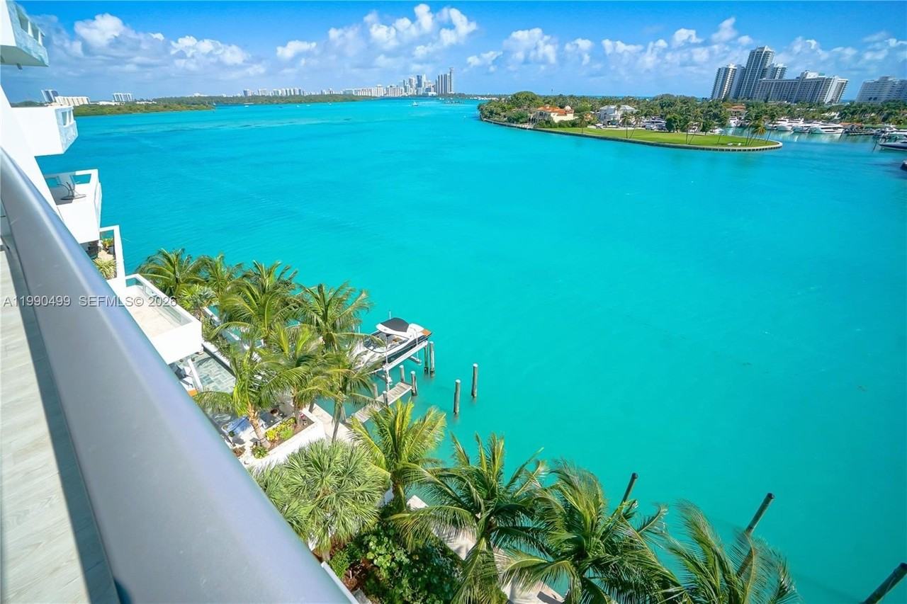 10201 E Bay Harbor Dr #601 - Photo 5 of 50