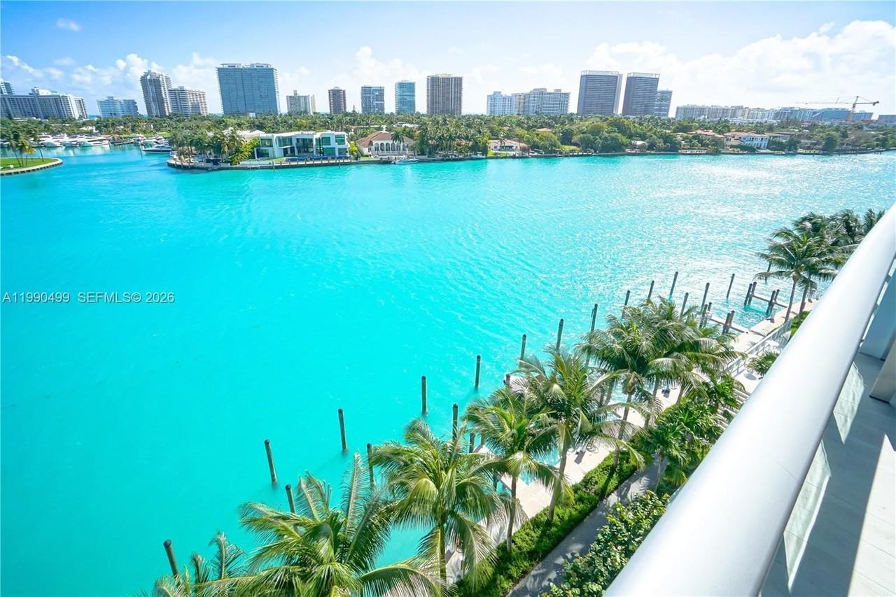 10201 E Bay Harbor Dr #601 - Photo 6 of 50