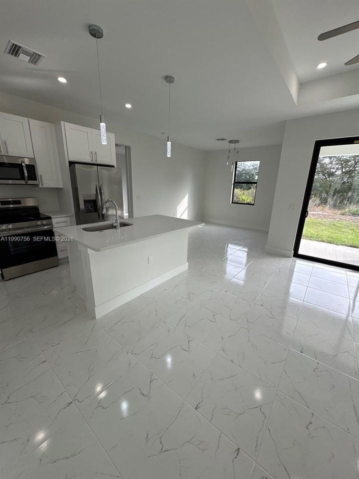 4624 Connie Ave N #0 - Photo 6 of 31