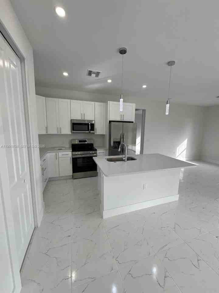 4624 Connie Ave N #0 - Photo 7 of 31