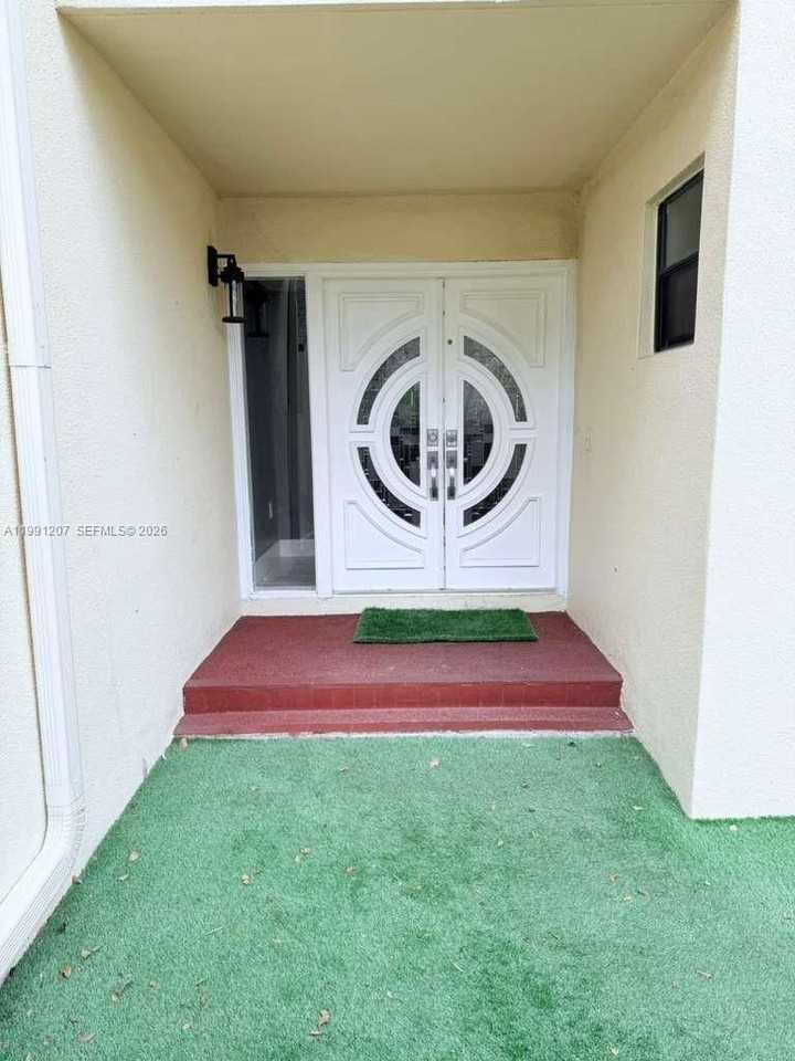 8517 Nw 9th Pl - Photo 2 of 27