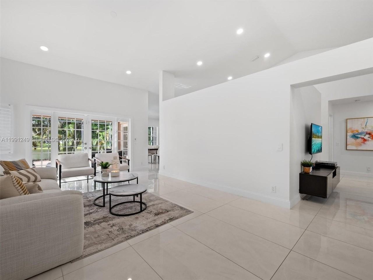 413 Cameron Dr #413 - Photo 4 of 26