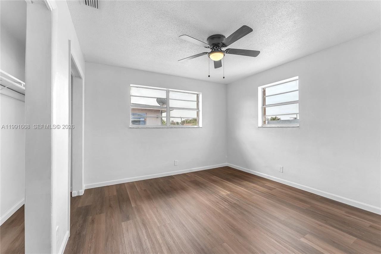 3750 Sw 59th Ave #3 - Photo 4 of 7