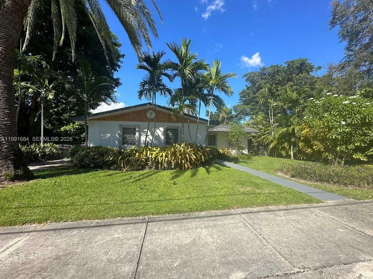 3755 Oak Ave - Photo 2 of 16