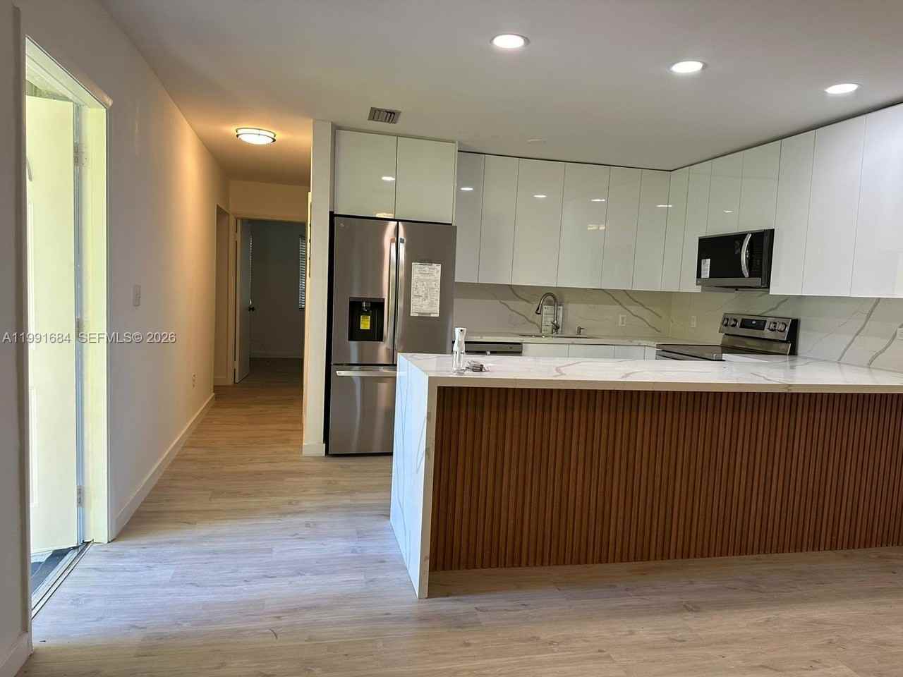 3755 Oak Ave - Photo 4 of 16