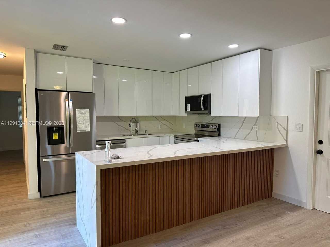 3755 Oak Ave - Photo 6 of 16