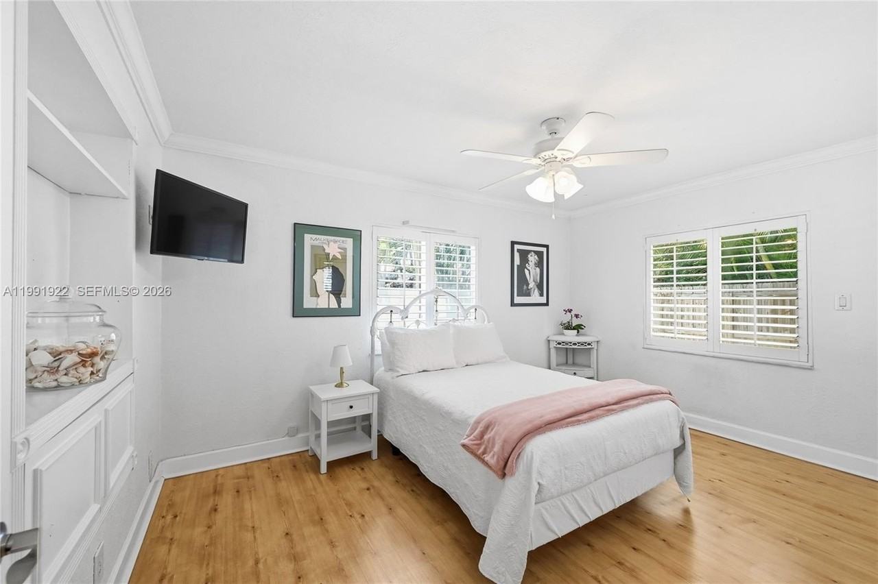 2725 Se 2nd Ct - Photo 7 of 31