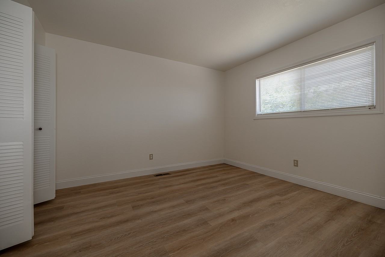 1103 Crescent Ln #1103 - Photo 5 of 7