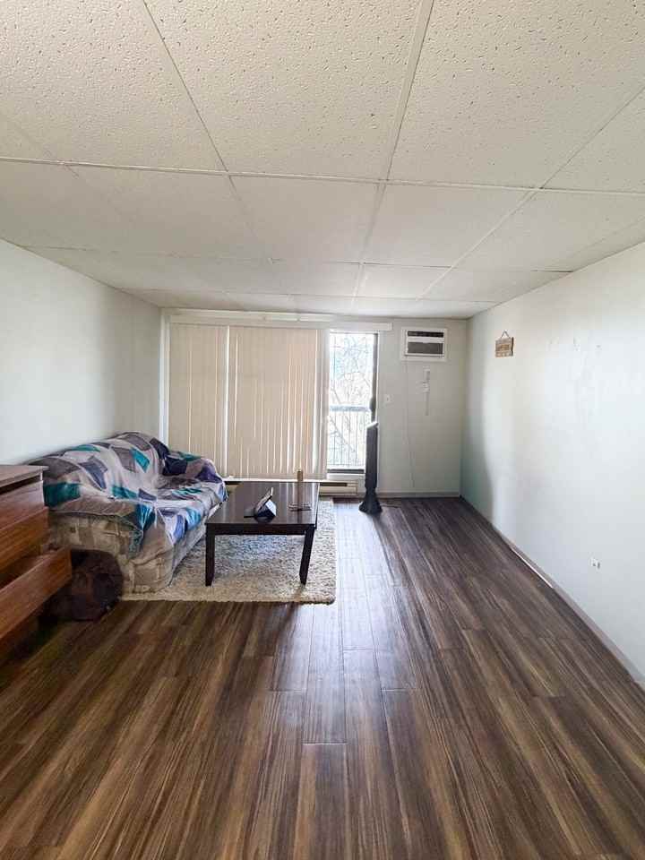 571 Shuswap St Sw #203 - Photo 2 of 10