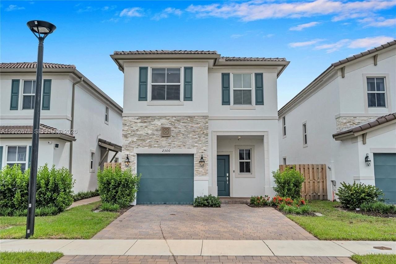 2300 Nw 130th St - Photo 2 of 48