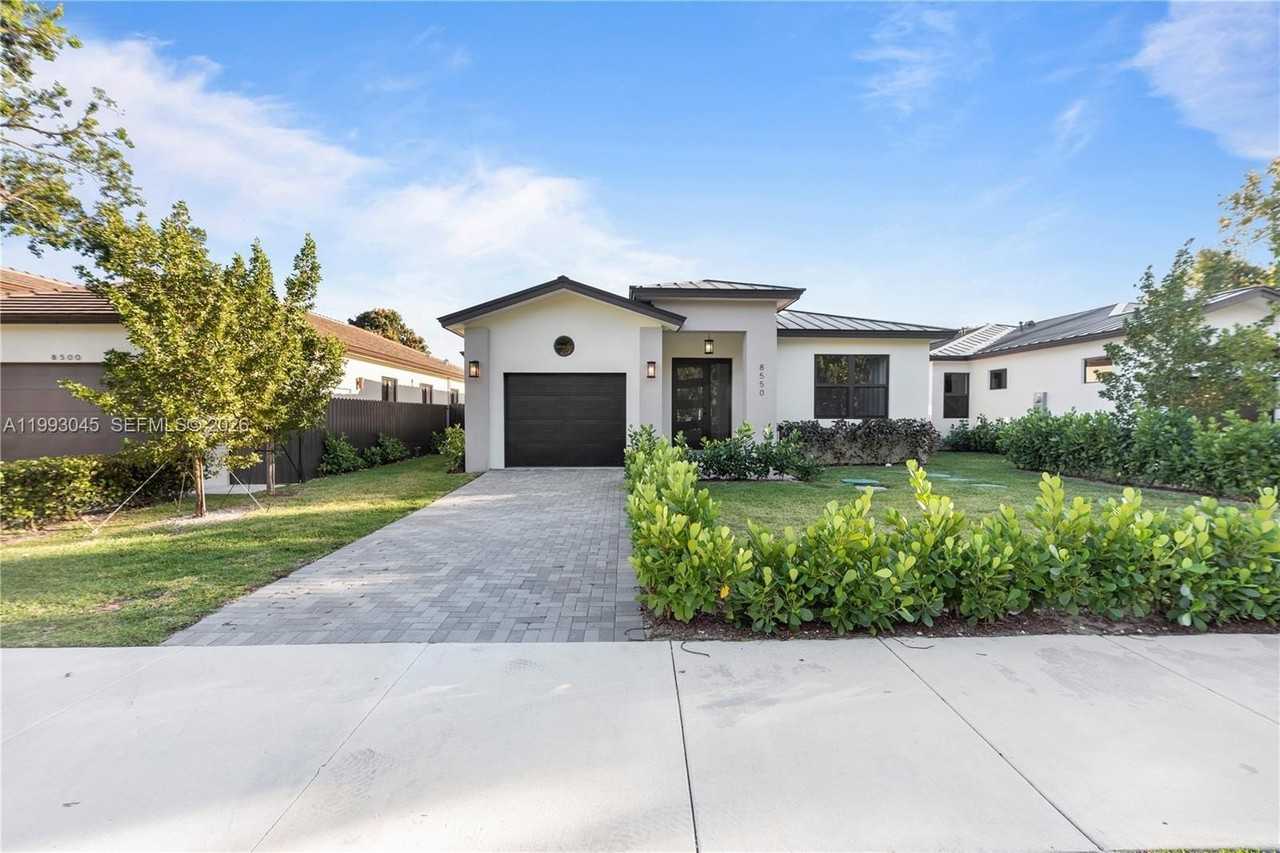 8570 Sw 198th St - Photo 2 of 28