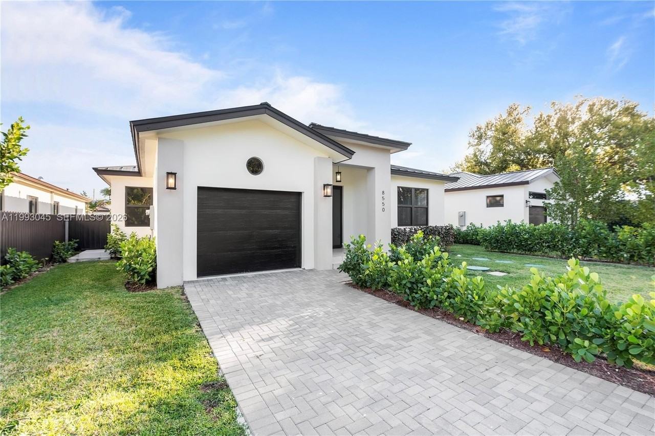 8570 Sw 198th St - Photo 3 of 28