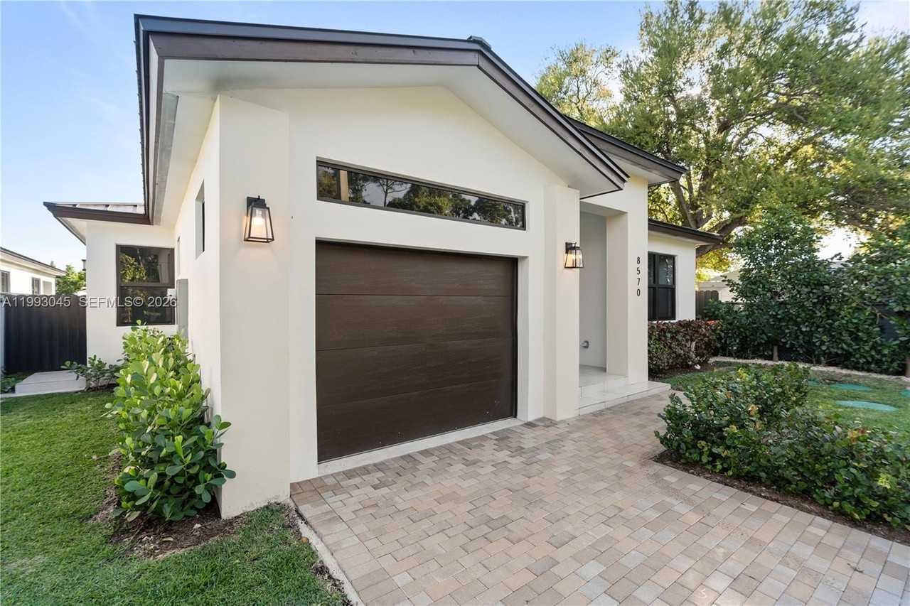 8570 Sw 198th St - Photo 4 of 28