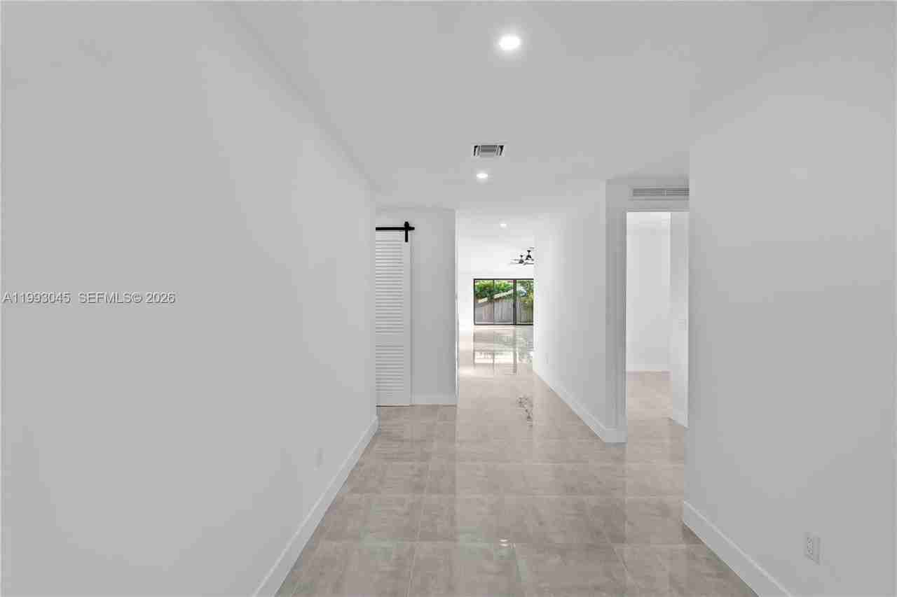 8570 Sw 198th St - Photo 5 of 28