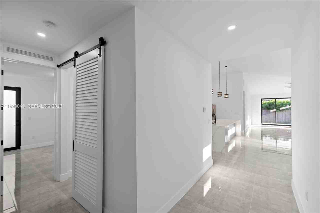 8570 Sw 198th St - Photo 6 of 28