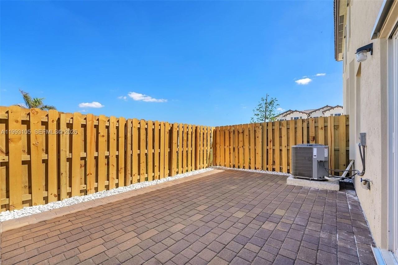 2425 Se 28th Dr #2425 - Photo 3 of 50