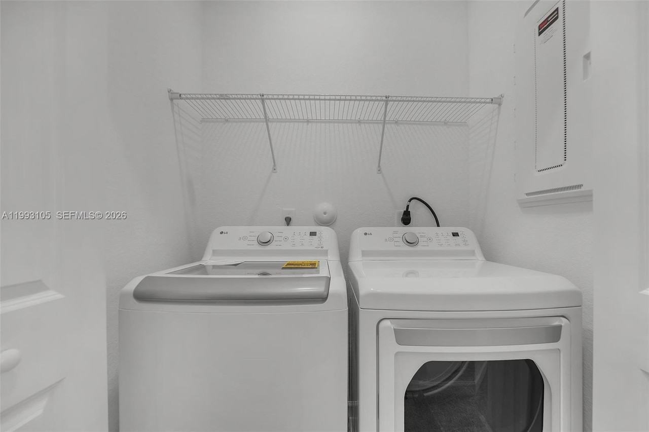 2425 Se 28th Dr #2425 - Photo 6 of 50