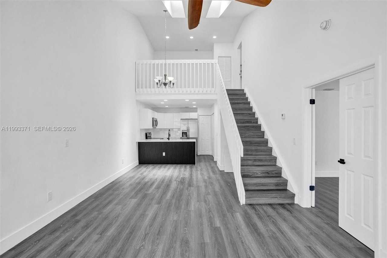 1818 Adventure Pl - Photo 2 of 39