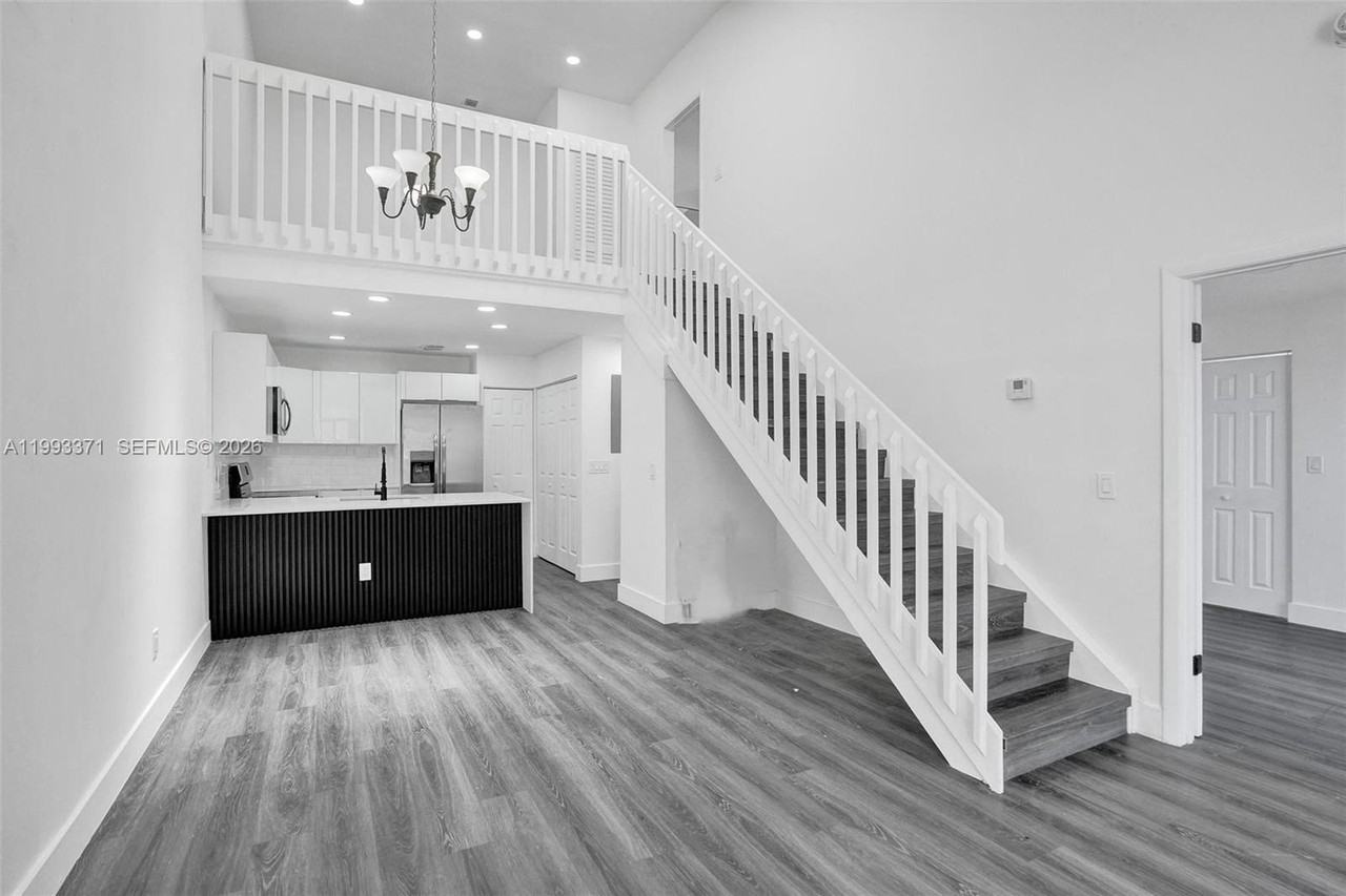 1818 Adventure Pl - Photo 3 of 39