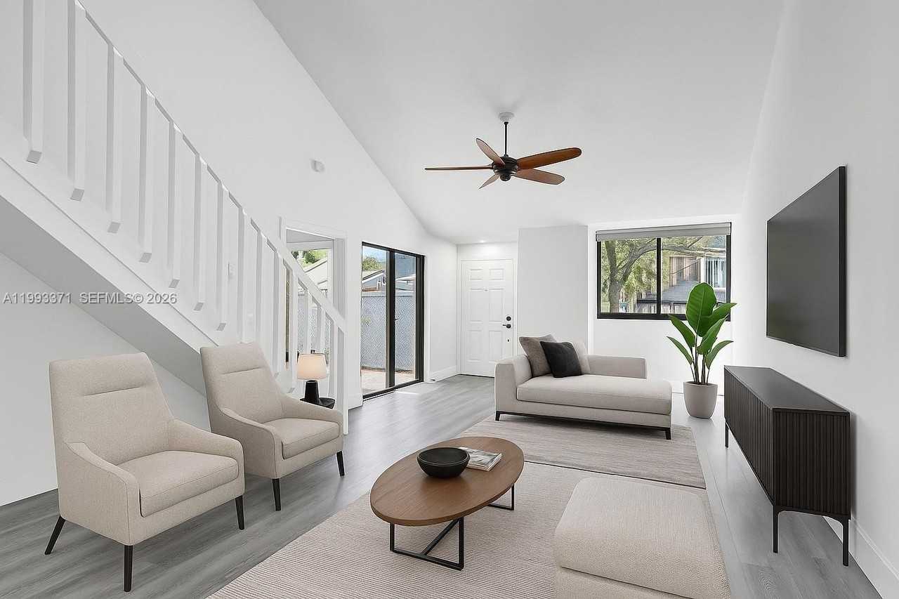 1818 Adventure Pl - Photo 4 of 39