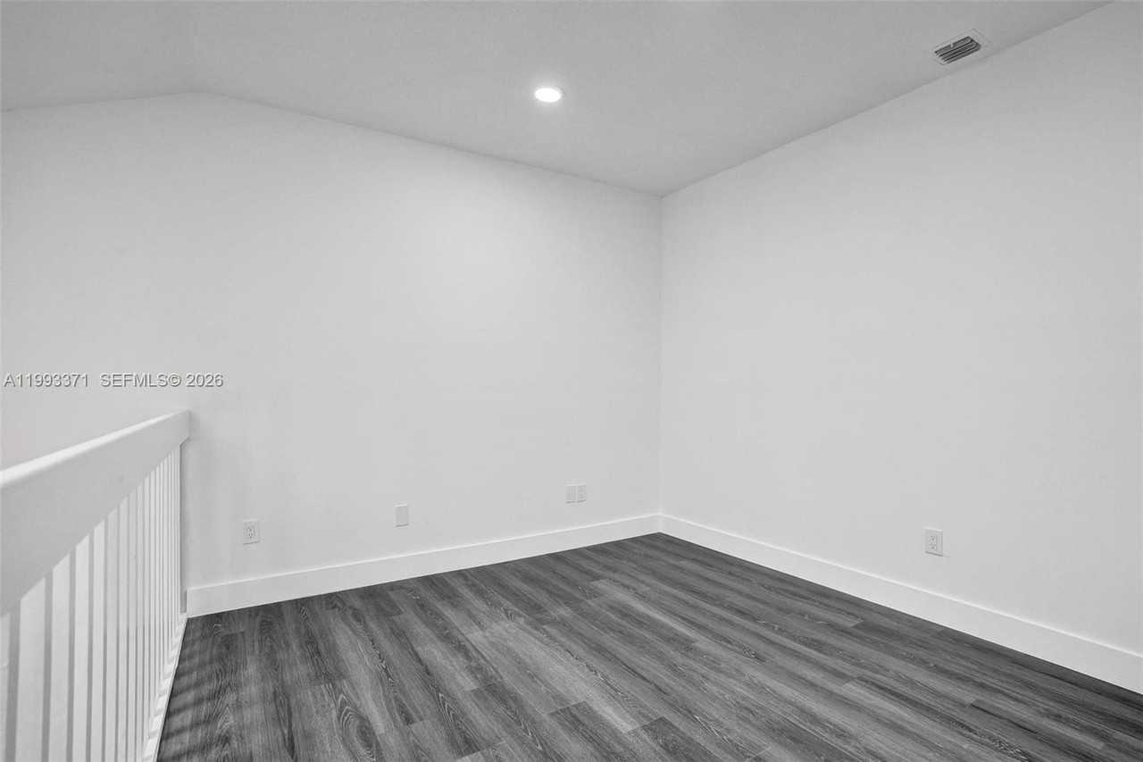 1818 Adventure Pl - Photo 7 of 39