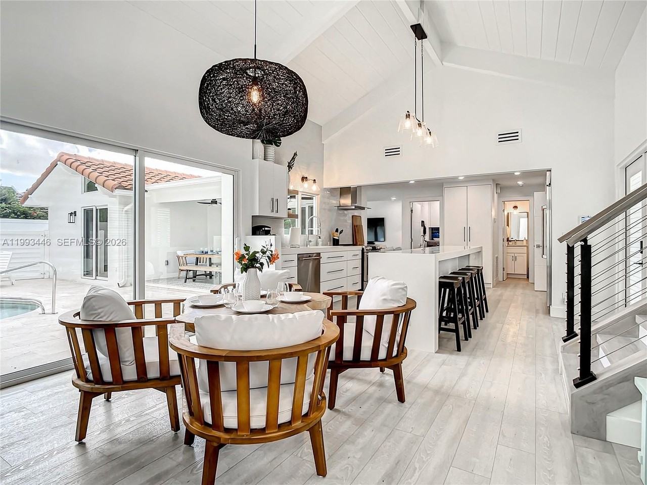 104 Angelfish Ln - Photo 5 of 29