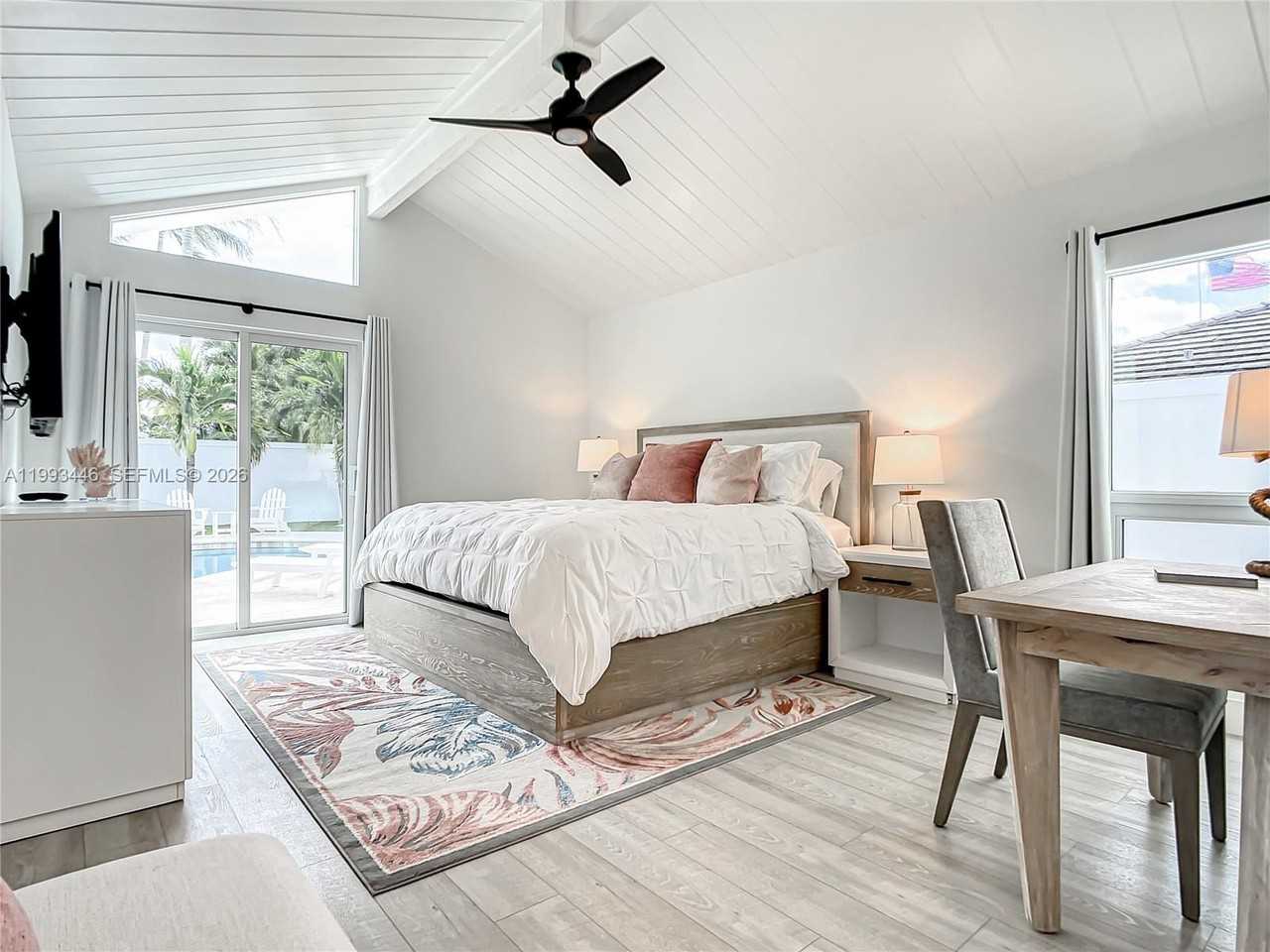 104 Angelfish Ln - Photo 7 of 29