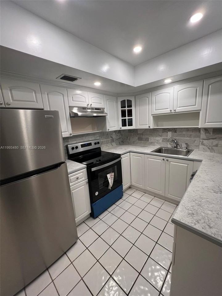 2605 Nw 47th Ter #103 - Photo 3 of 18