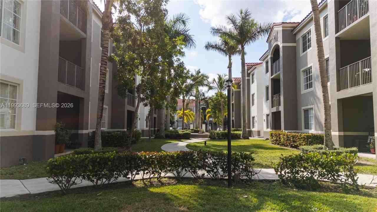 6851 Sw 44th St #305 - Photo 7 of 28