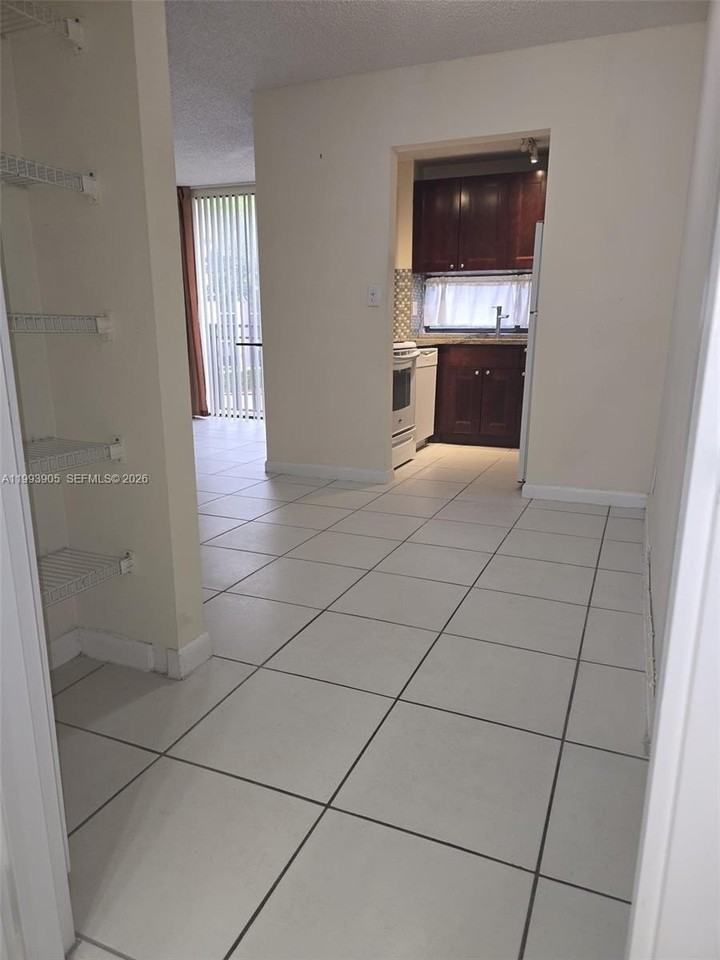 17021 N Bay Rd #225 - Photo 4 of 24
