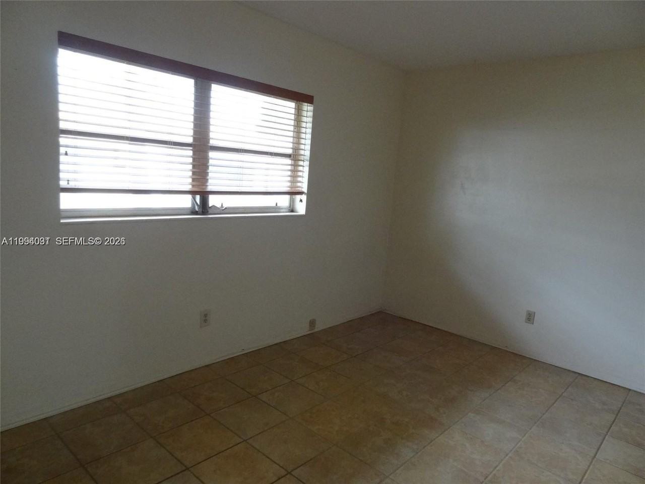 2212 Johnson St #2212 - Photo 7 of 8