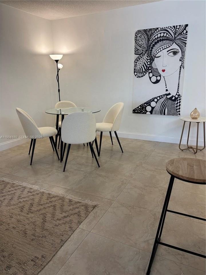 1551 N 12th Ct #12A - Photo 5 of 11