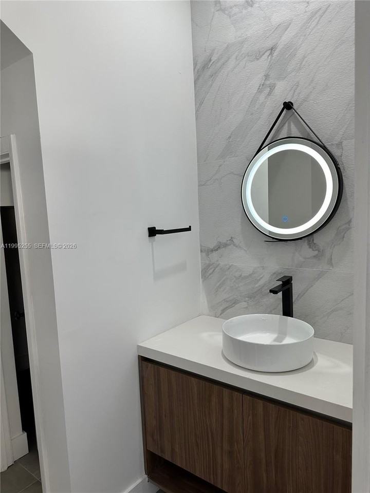 4631 Sw 32nd Ave #4C - Photo 7 of 36