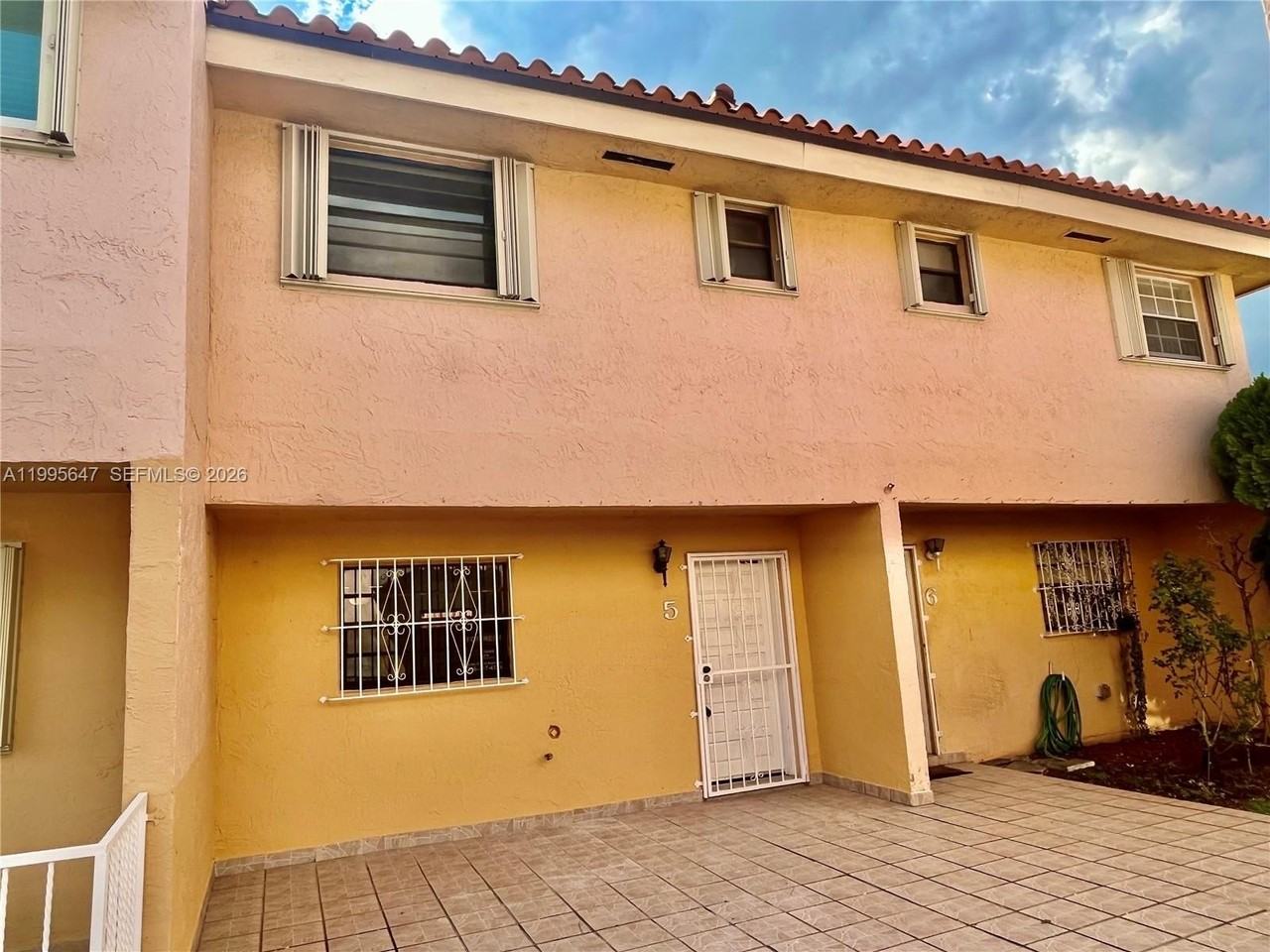 550 Sw 115th Ave #405H - Photo 3 of 13