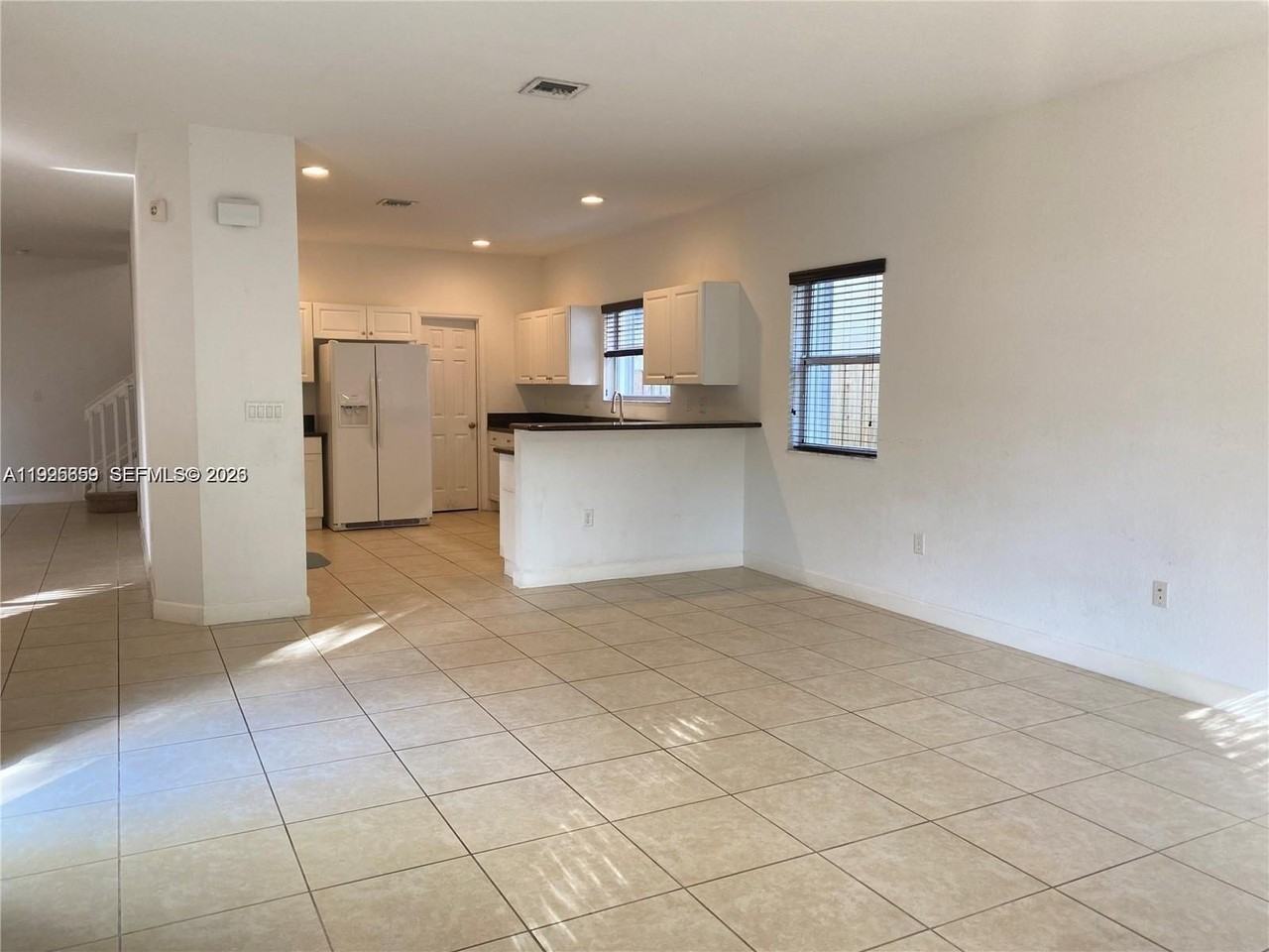 3616 Ne 3rd Ct - Photo 5 of 16