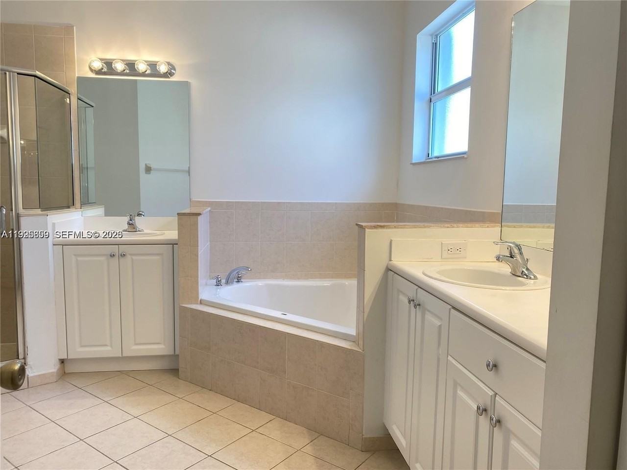3616 Ne 3rd Ct - Photo 7 of 16