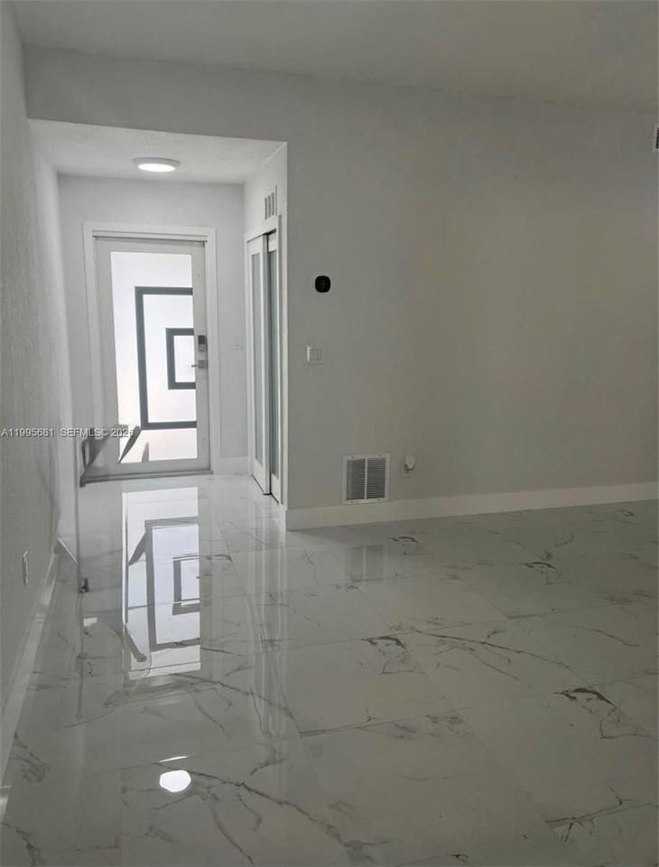 19314 Sw 121st Ct - Photo 3 of 17